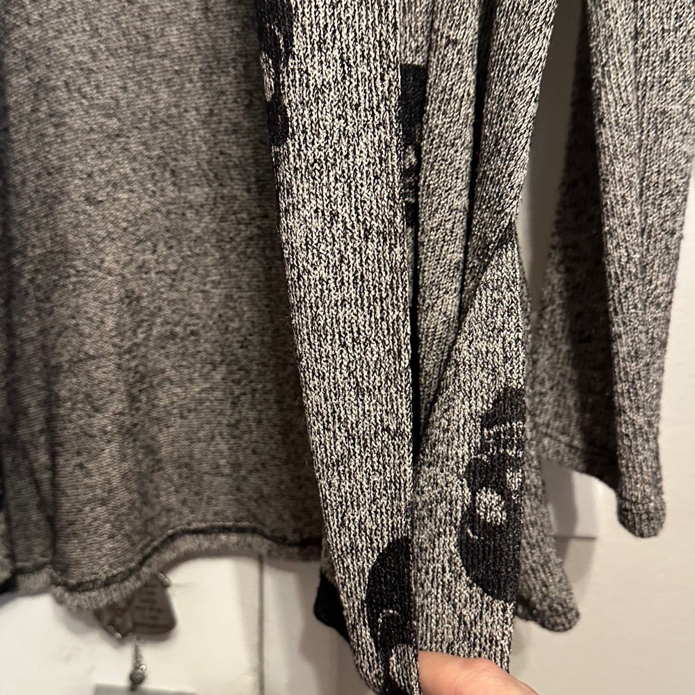 NWOT Lightweight Grey Open Skull Cardigan- Medium - Picture 3 of 7